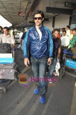Kunal Kapoor leave for IIFA Colombo in Mumbai Airport on 2nd June 2010 (12).JPG